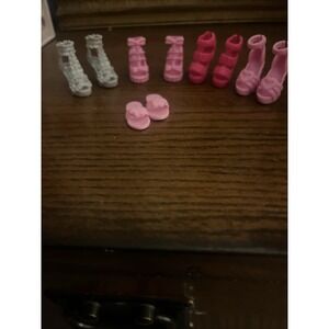 Barbie Heels 4 Pair Bunk Fuchsia Gray 1 Pair Of Pink Flip Flops